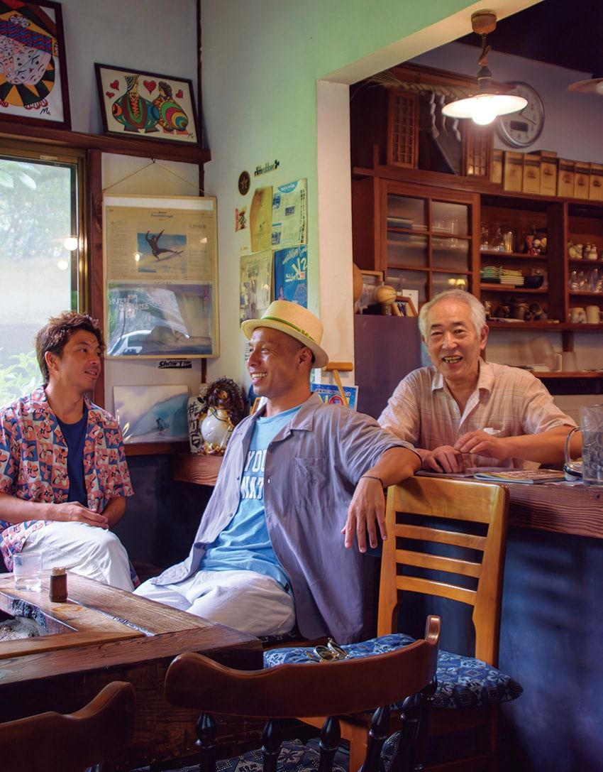 伊豆・下田の新旧ローカル名店を道祖修二が仲間と巡る！レジェンドサーファーのショップも訪問 - 10枚目の画像