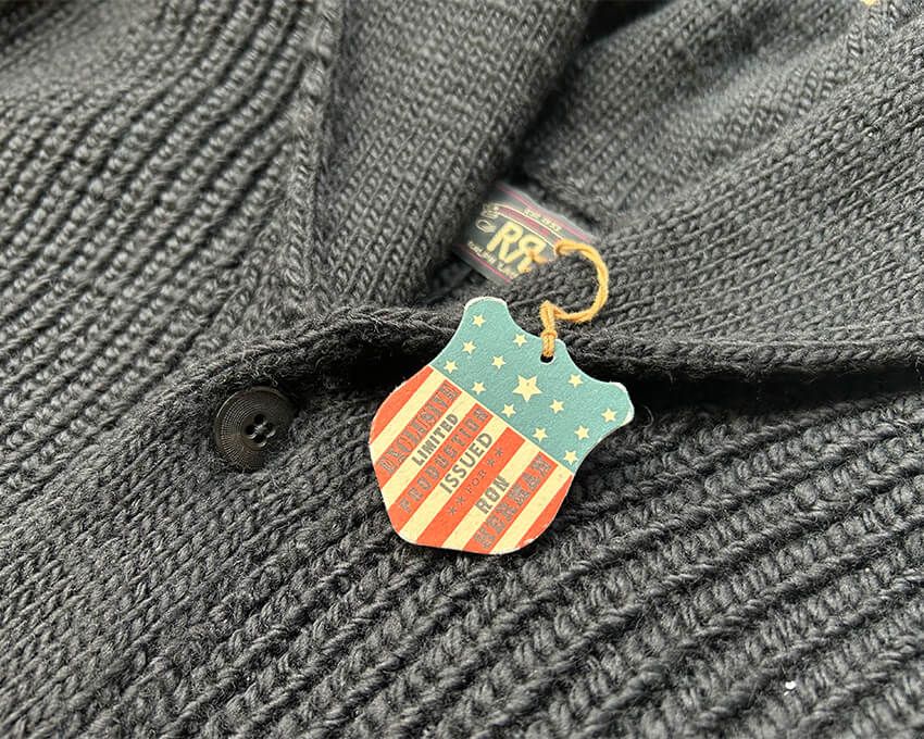 別注を象徴するスペシャルハングタグ付きの特別仕様だ。