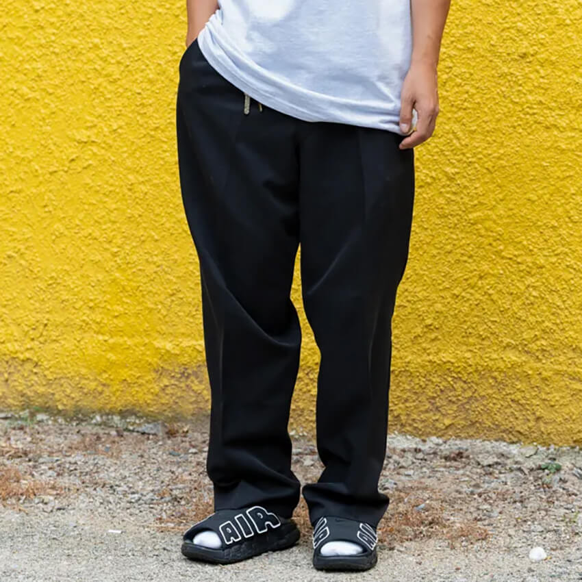 ディッキーズ、グラフペーパーetc.汎用性MAXの“黒パンツ”、愛用