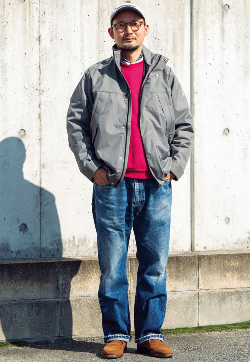 デニム＝リーバイス　ジャケット＝ピレネックス　スウェット＝ヘインズ　靴＝クロケット&ジョーンズ　キャップ＝古着