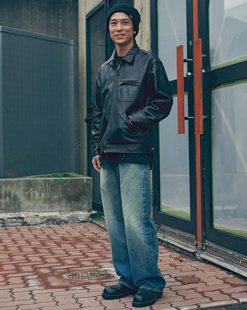 デニム＝オーラリー　ジャケット＝ショット　ブーツ＝ミドリカワリョウ　ニット帽＝ザ・ノース・フェイス