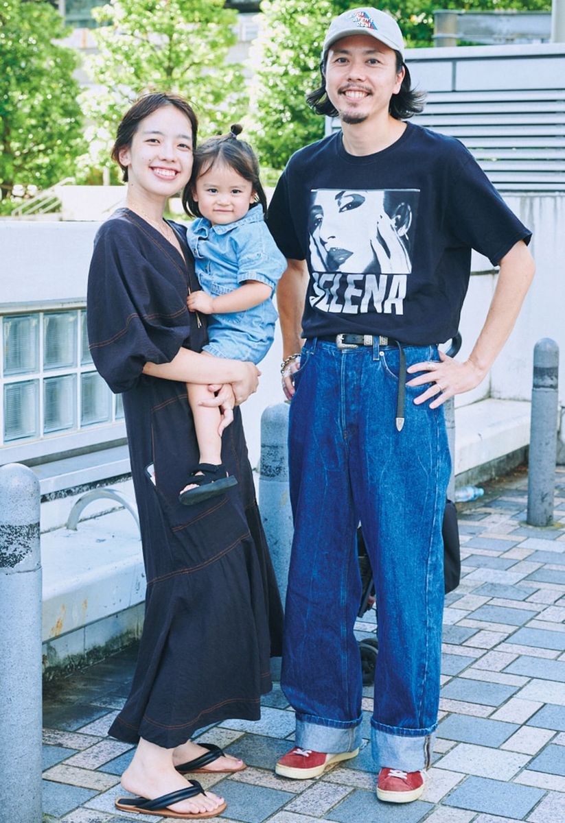 デニム＝ドリス ヴァン ノッテン　Tシャツ、キャップ＝古着　スニーカー＝プーマ　ベルト＝J&M デヴィッドソン