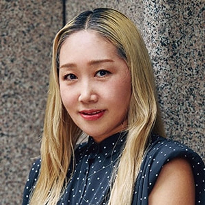 女性スタイリストが提案する「理想的デニムコーデ」。品格あるブラック、ドレスダウンetc. - 5枚目の画像