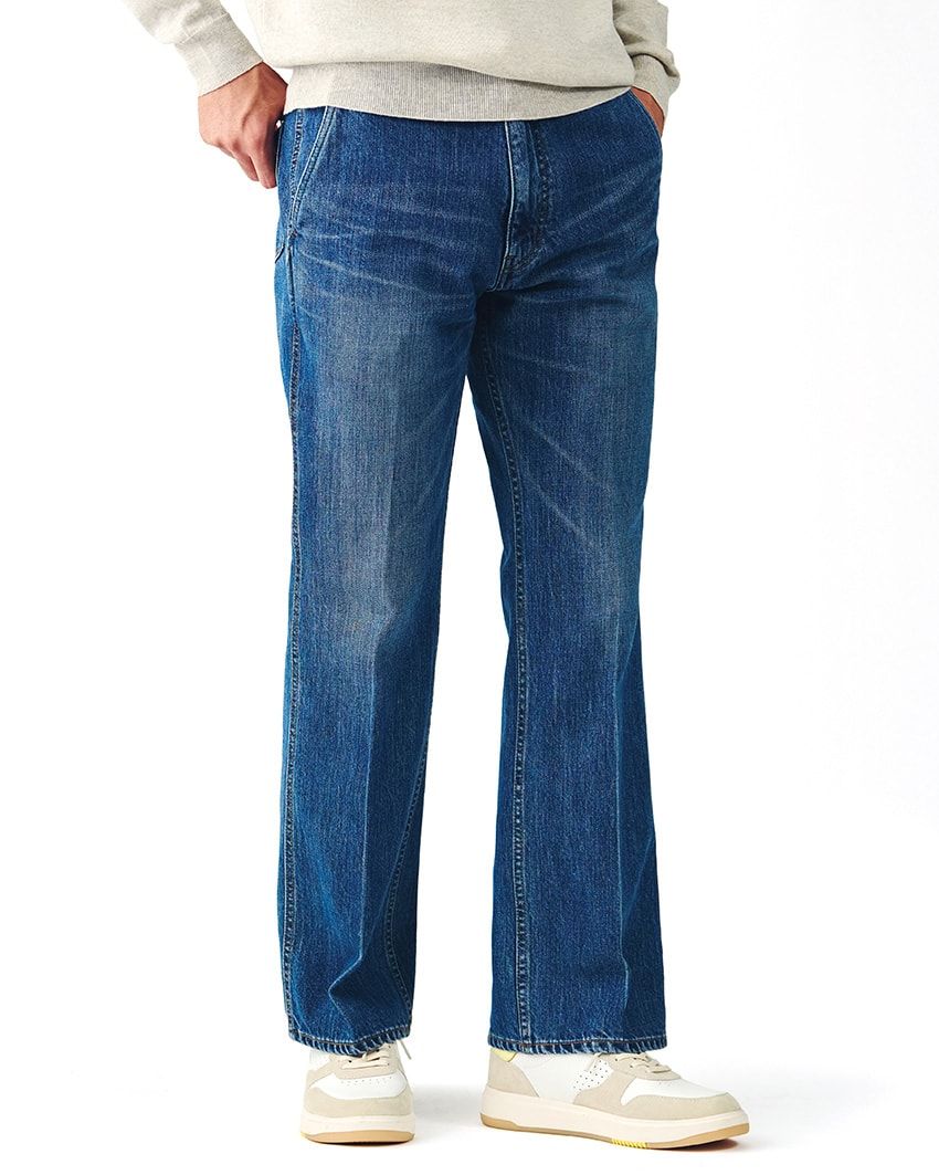 A.P.C.のストレート、ラングラーのフレアetc. “シルエット補正”デニムでスタイルアップ！ - 1枚目の画像