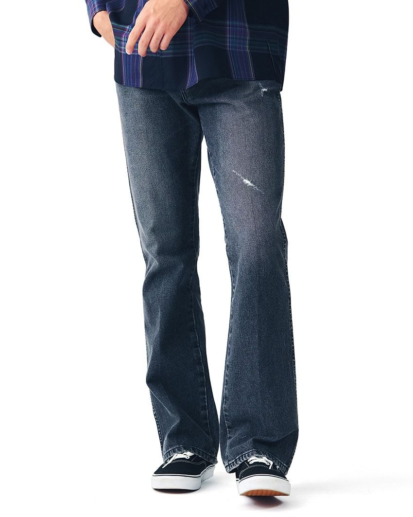 A.P.C.のストレート、ラングラーのフレアetc. “シルエット補正”デニムでスタイルアップ！ - 2枚目の画像