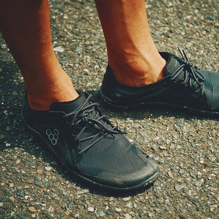 旅には“オールブラック”こそ万能！「ダイワピア 39」の上下を使った、種カジ流・出張コーデ - 4枚目の画像