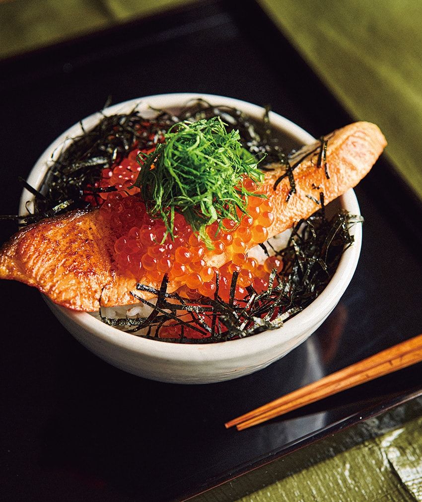 北海道グルメをアレンジ！ マーシー流「鮭の親子丼」、アンチョビバターでおいしさ底上げ - 5枚目の画像