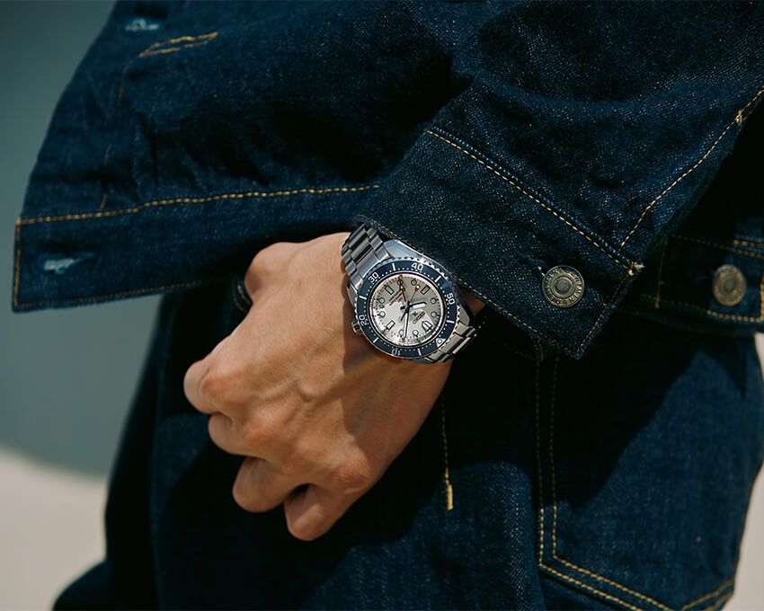 (CAP)「セイコー プロスペックス ダイバーズ 1968 ヘリテージ GMT」。1968年当時に世界最高水準のハイビートムーブメントを搭載した革新的なメカニカルダイバーズを現代的に再解釈。300mの空気潜水用防水や約72時間のロングパワーリザーブを備える。SSケース、ケースサイズ縦48.6×横42㎜、自動巻き。24万7500円／セイコー プロスペックス（セイコーウオッチ　0120-061-012）