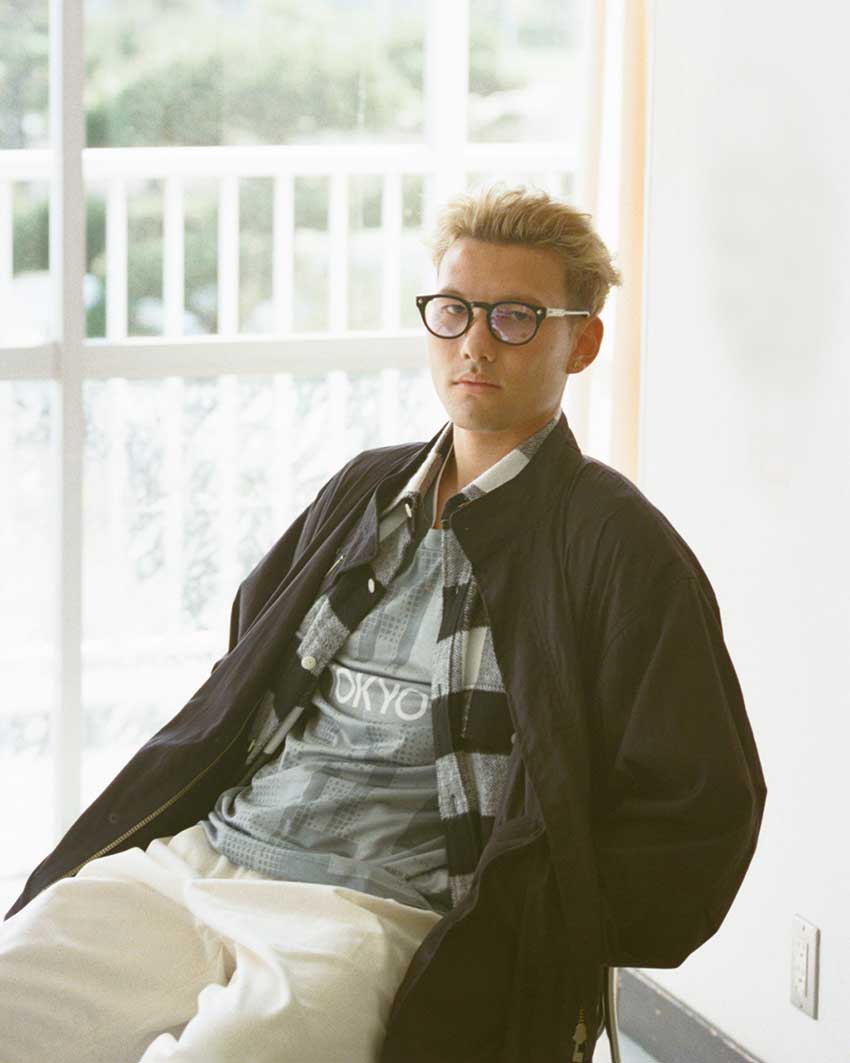 FC東京が纏う“静かな闘志”。ニューバランスと紡ぐ「グレー」の