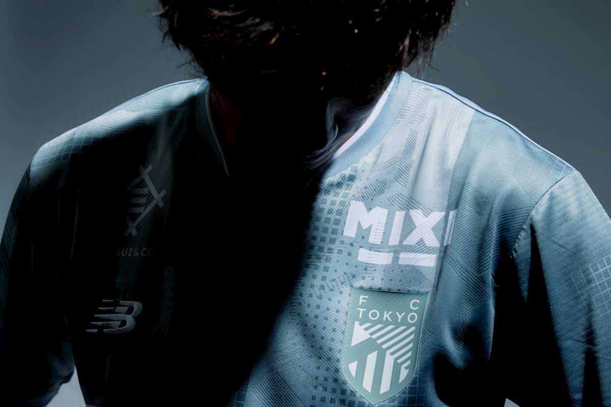 FC東京が纏う“静かな闘志”。ニューバランスと紡ぐ「グレー」の
