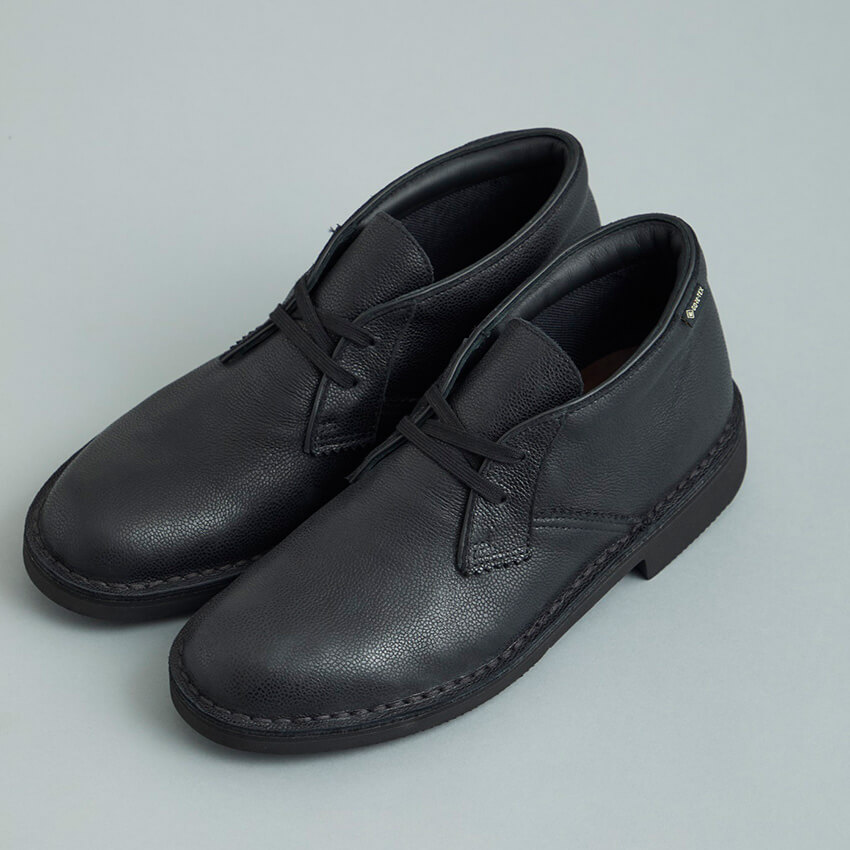 生誕75周年！クラークス「デザートブーツ」をユナイテッド