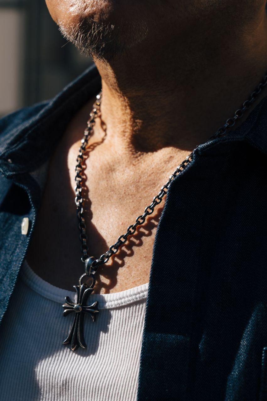 アクセはクロムハーツ派な洒落者たちをスナップ。愛用品と飾り方をコーデ好例とともに - 9枚目の画像