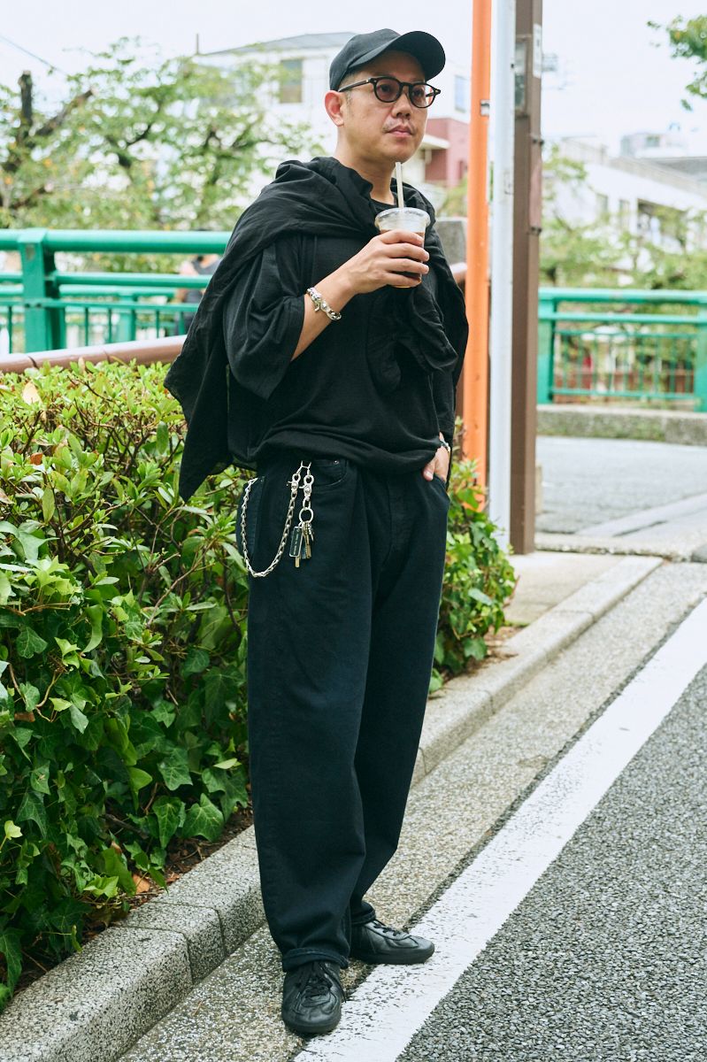 Tシャツ、シャツ＝ともにコモリ