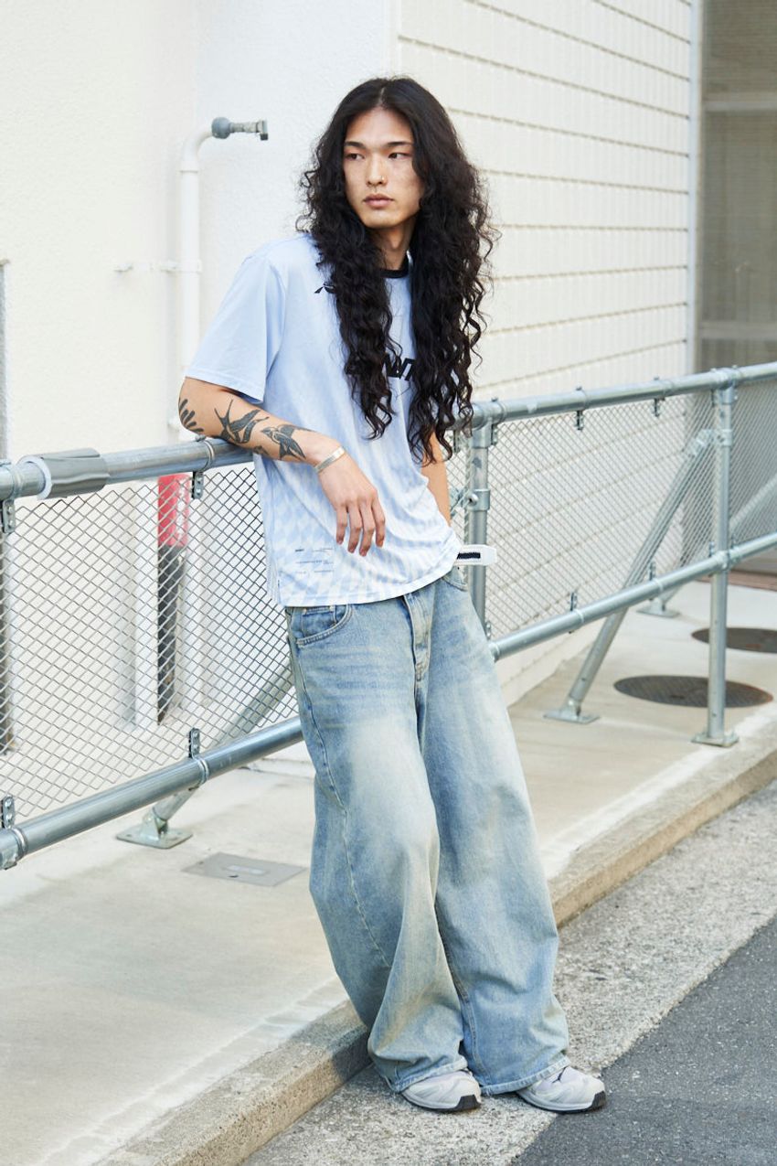 最新サロモンルックは黒以外も人気！街の大人たちが選んだモデルと履きこなしかた - 2枚目の画像