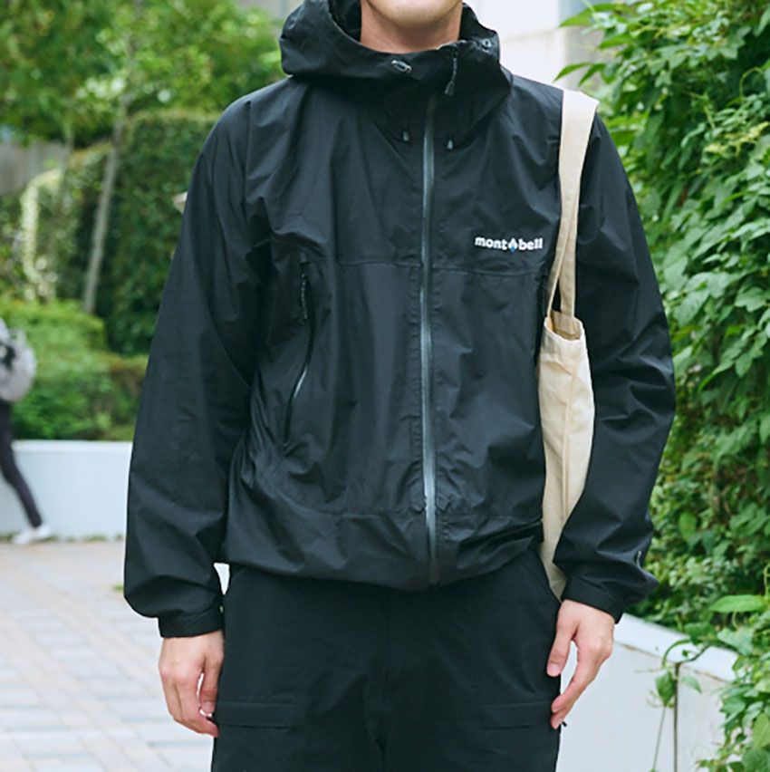 秋に真似たい「オールブラックスタイル」最新版3選！単調見え回避＆個性を与えるコツをスナップで - 1枚目の画像