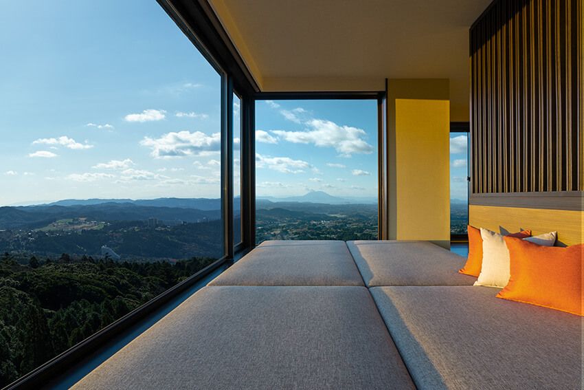 パノラマビューと露天風呂の付いた特別室。