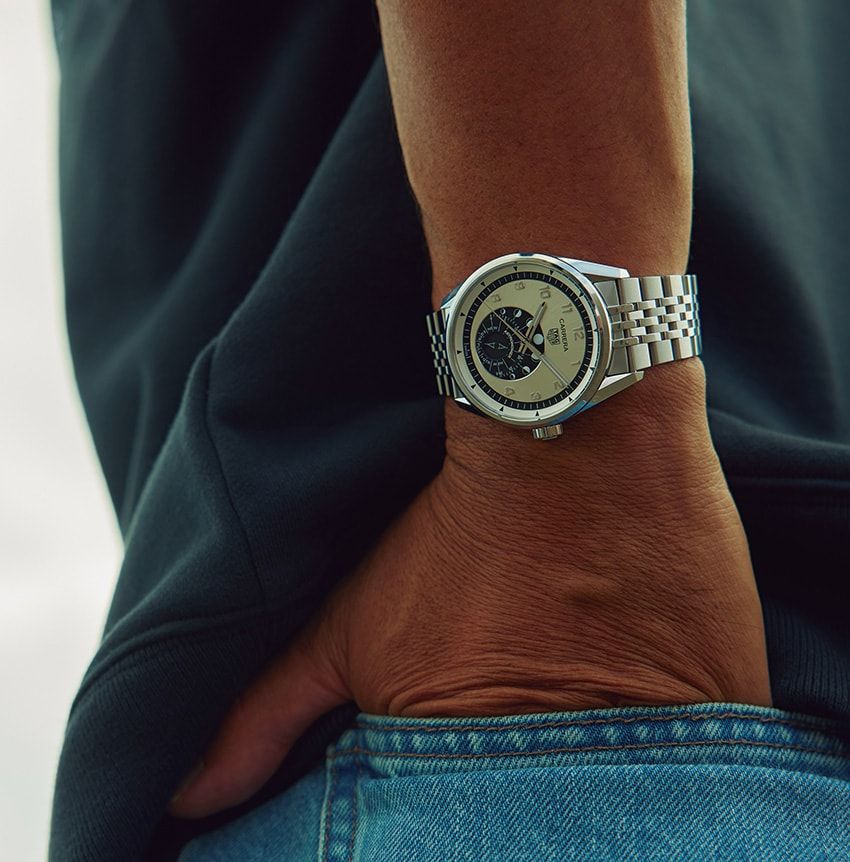 SSケース、39mm径、自動巻き。69万8500円／タグ・ホイヤー（LVMH ウォッチ・ジュエリー ジャパン タグ・ホイヤー　03-5635-7030）