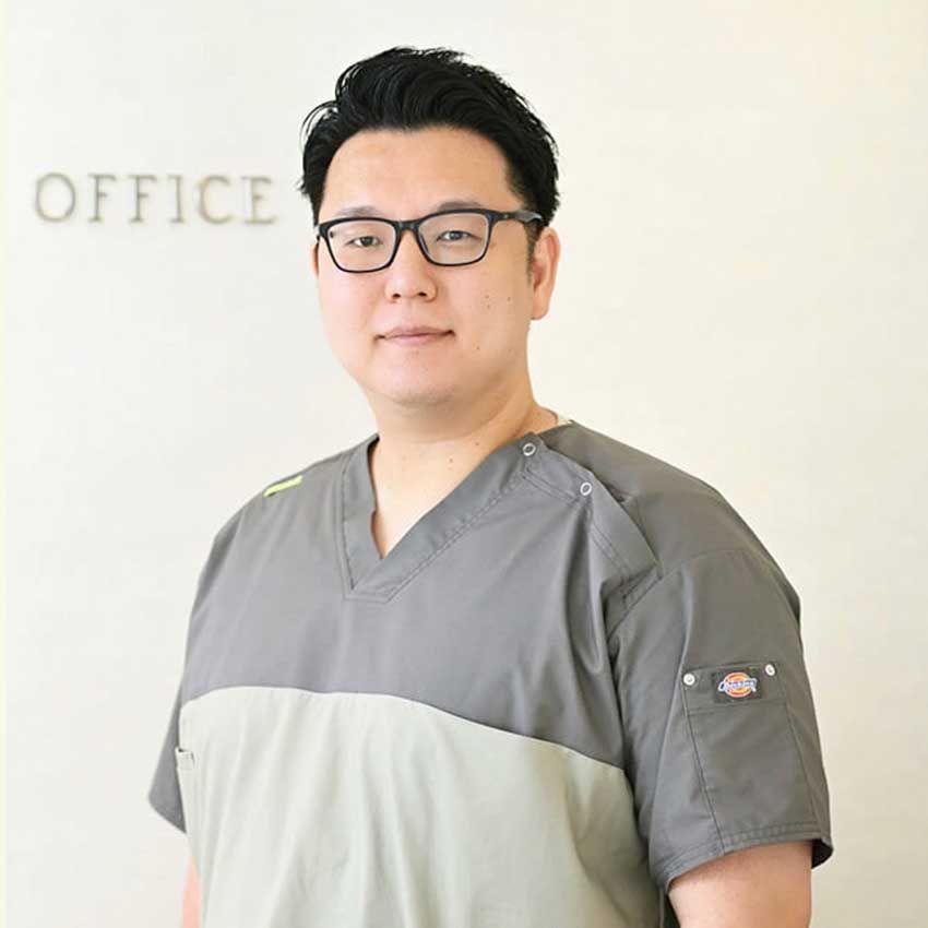 東 直哉さん●ナオデンタルオフィス錦糸町北斎通り 院長。日本歯科大学生命歯学部卒。痛みに配慮し、丁寧な説明と精密な治療に定評がある。審美歯科治療も得意としている。https://nao-dentaloffice.com/