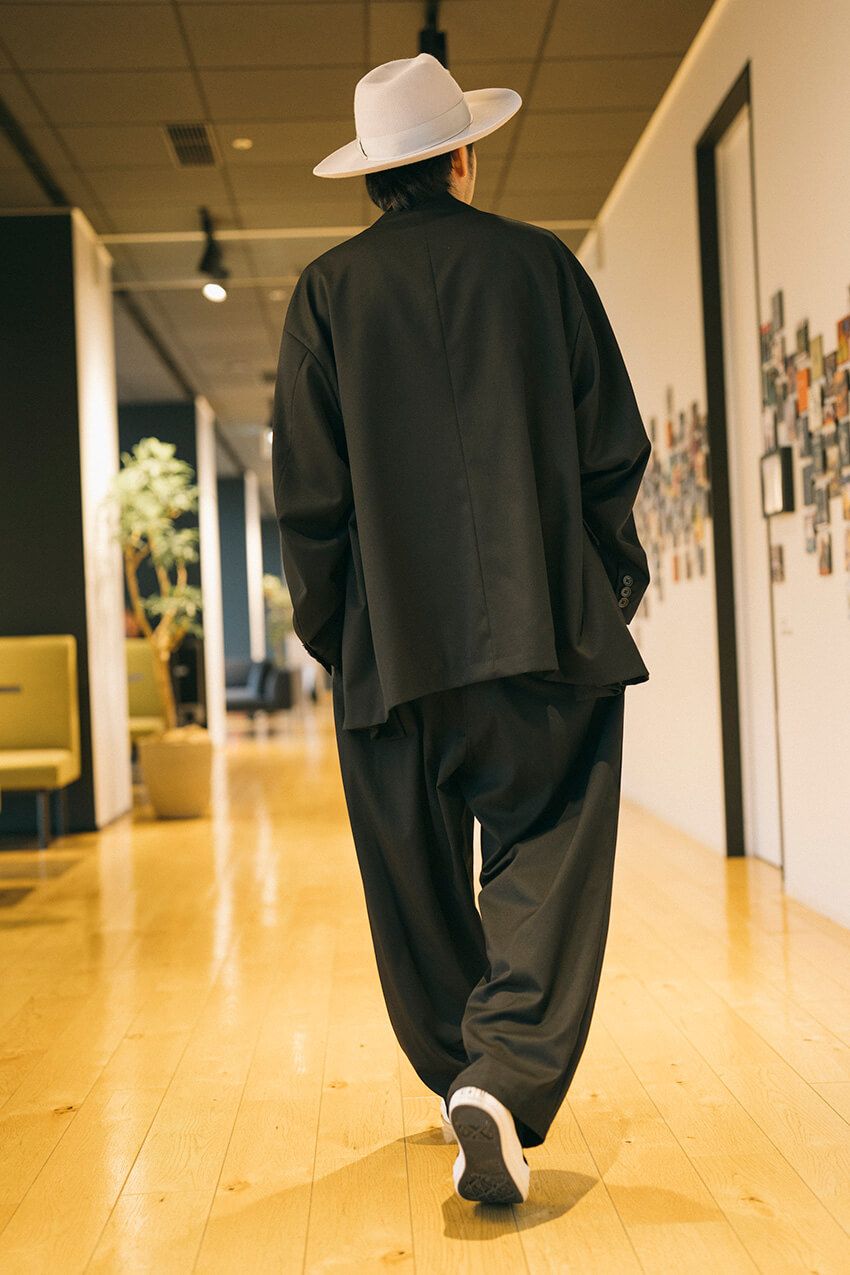 ACIDMAN・大木伸夫の私服姿を激写！愛用時計はロレックス、ジャケパン＆ハットで「好き」を体現 - 8枚目の画像