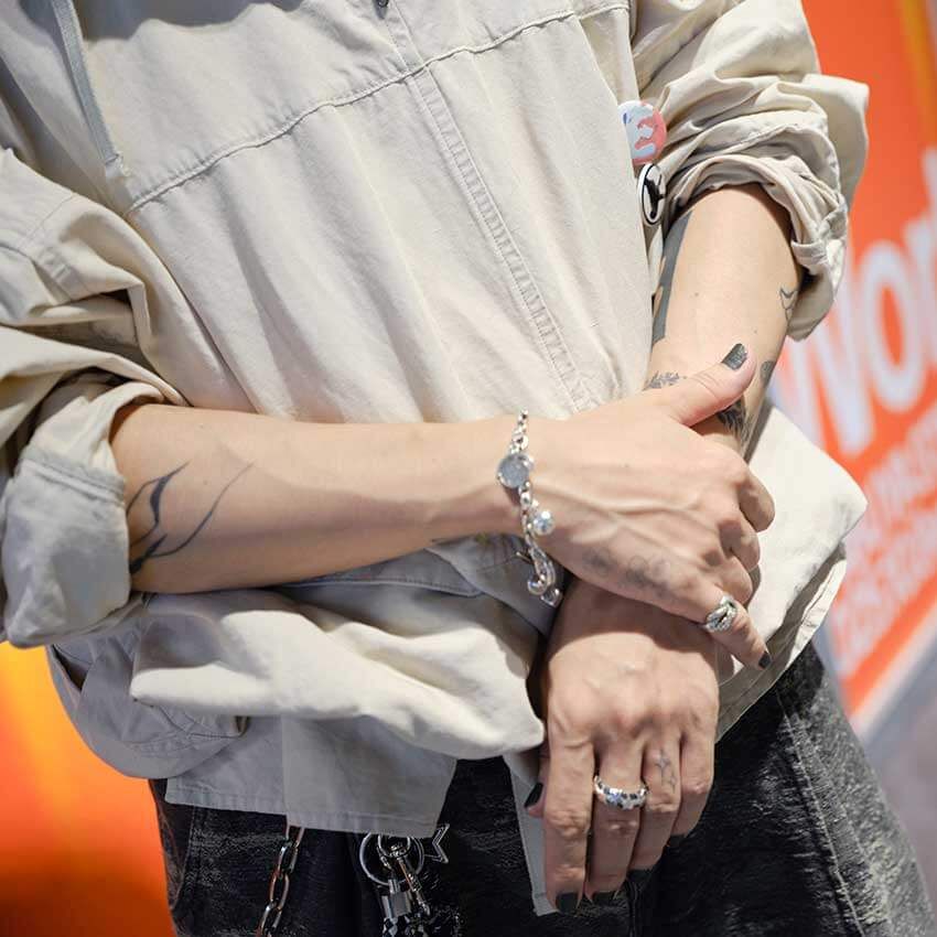 「今日は私服。絶対着ようと思ってた一着」SIRUPを緊急パパラッチ！in渋谷 World LIVE - 14枚目の画像