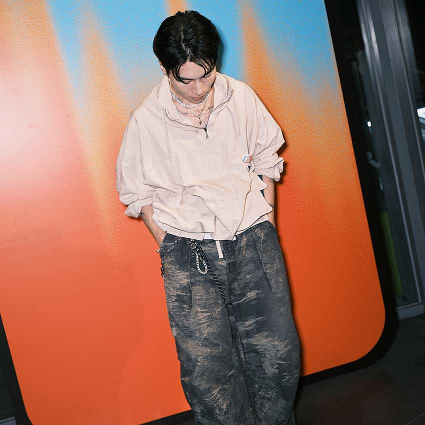 「今日は私服。絶対着ようと思ってた一着」SIRUPを緊急パパラッチ！in渋谷 World LIVE - 13枚目の画像