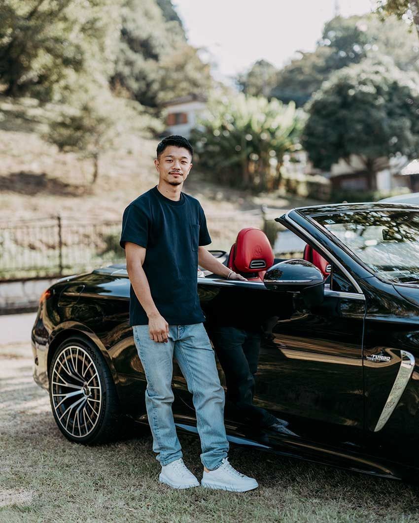 サッカー元日本代表の“お洒落すぎる”私服を激写！種さんの“真っ黒”出張コーデ【今週の人気記事TOP5】 - 9枚目の画像