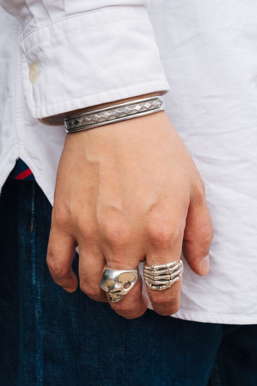 「シャツ+パンツ+スニーカー」カジュアルのド定番を着こなすコツは街の洒落者に学べ！ - 9枚目の画像