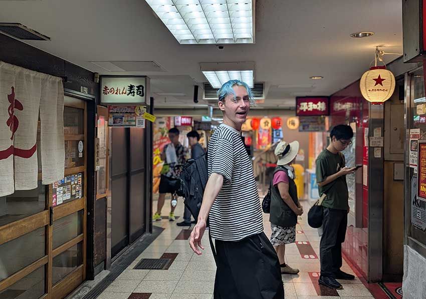 「立ち飲みは大阪の魂」万博勤務のラトビア人アルトゥルがハマった“一人飲み”の難波文化 - 6枚目の画像