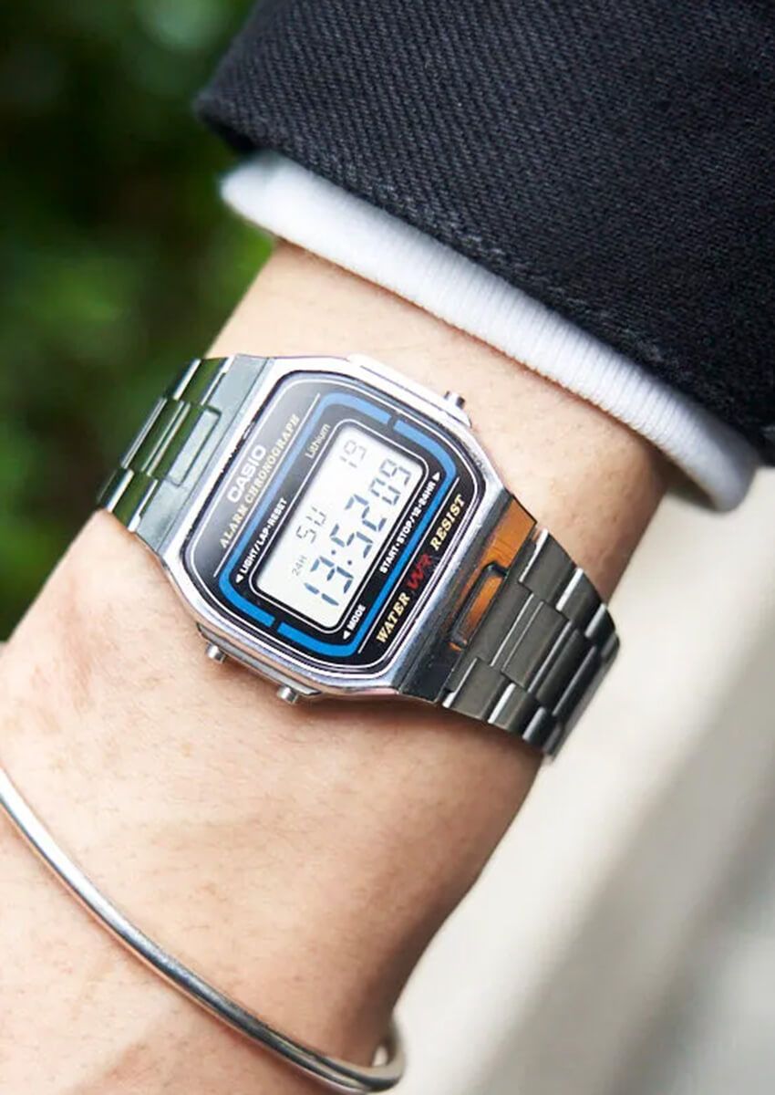 カジュアル時計の大定番「カシオ」を愛用中の5名の大人たち！人気モデルはデータバンク、Gショックetc. - 1枚目の画像
