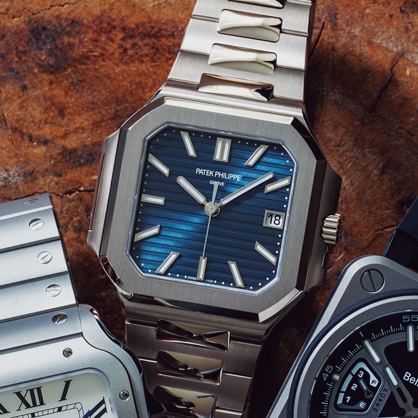 2体構造のホワイトゴールドケースが力強い存在感を発揮する。しかしながらケースの小型化に加えて厚さはわずか8.5㎜に抑え、馴染みの良いブレスレットとの組み合わせにより、優れた装着感を実現。水平のエンボス加工が施された文字盤の美しさも特筆すべき点だ。ホワイトゴールドケース、40mm径（10〜4時位置）、自動巻き。1213万円／パテック フィリップ（パテック フィリップ ジャパン　03-3255-8109）