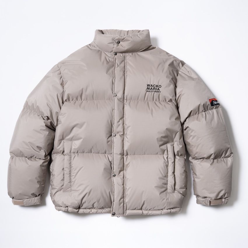 ダウンジャケット 8万8000円／ワコマリア × ナンガ（ナンガ 03-6384-5988）