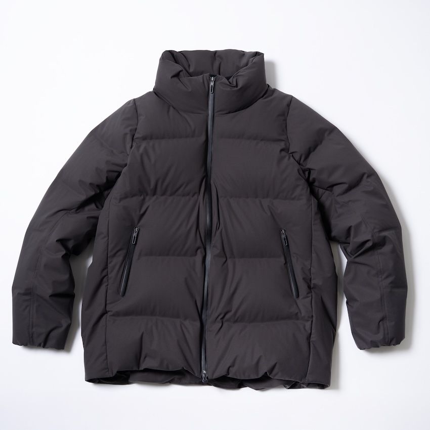 ダウンジャケット 13万7500円／デサント オルテライン × グラフペーパー（グラフペーパー 東京　03-6381-6171）