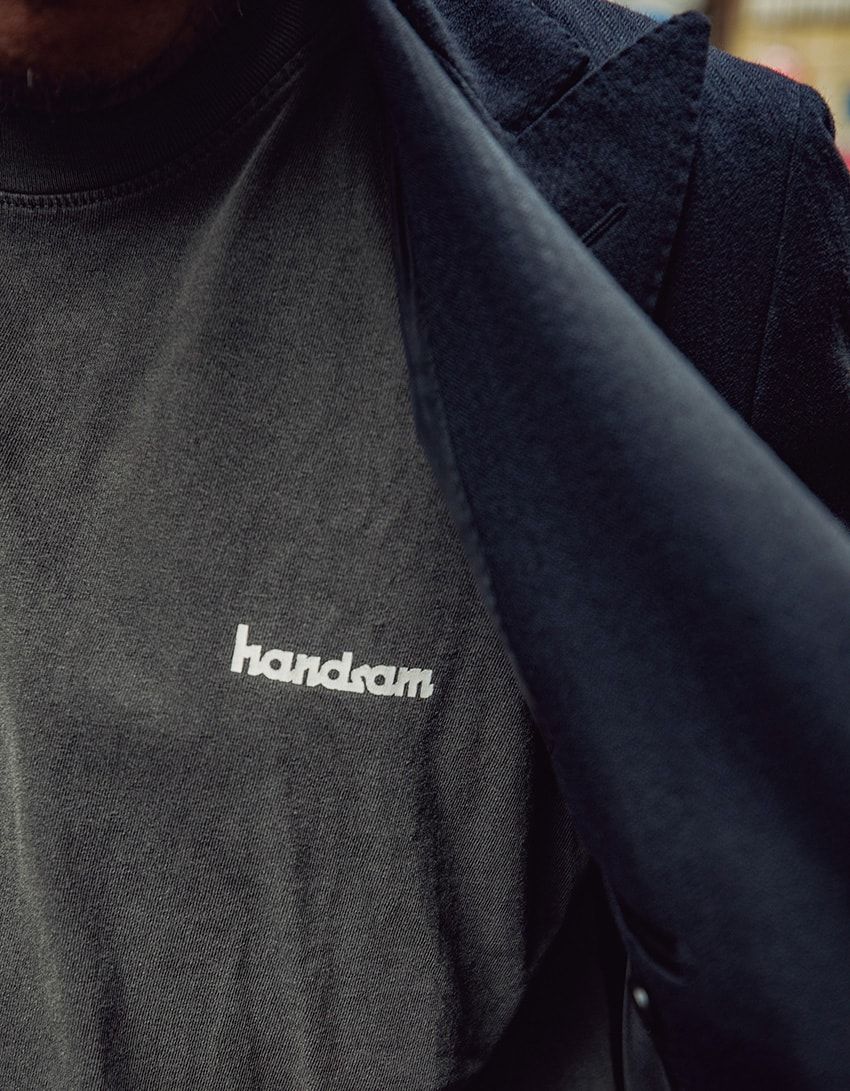 フェイドした黒Tでヌケ感を。