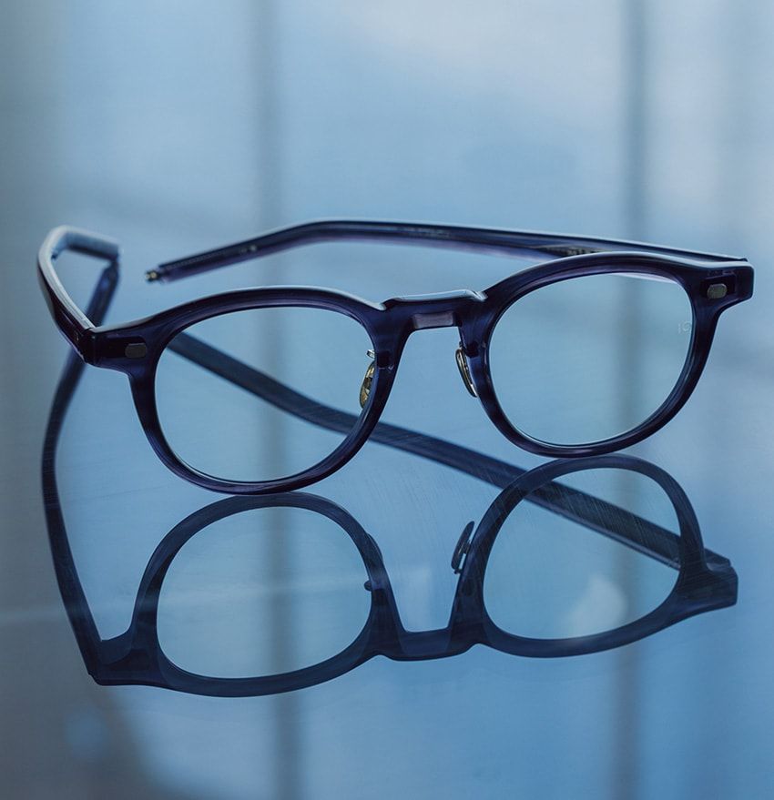 メガネ9万9000円／10 アイヴァン（アイヴァン PR　03-6450-5300）