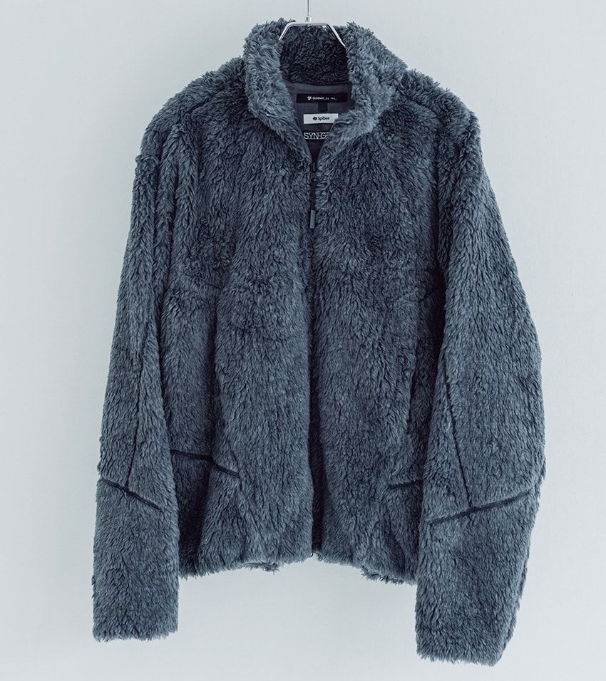 フリースジャケット17万6000円／ジェイラル × ゴールドウイン（ゴールドウイン0120-307-560）