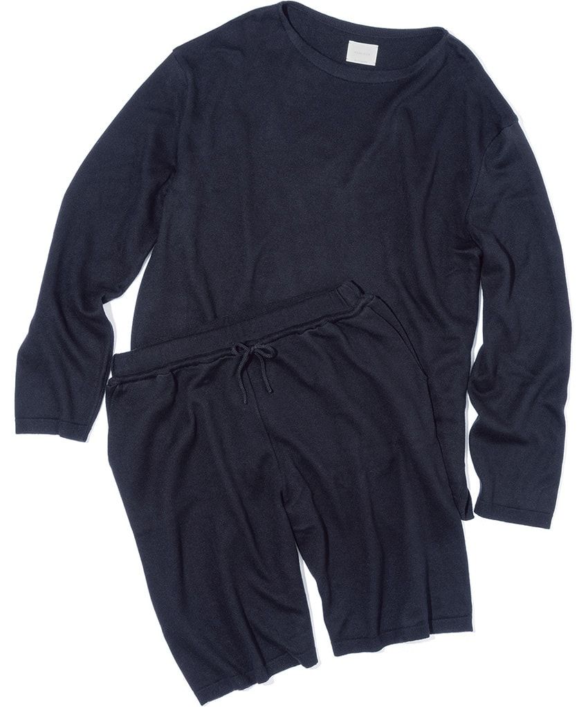 カットソー5万5000円、ショーツ6万500円／ともにノウハウ