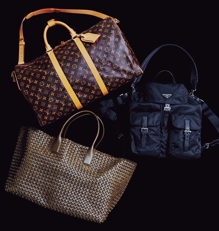 上からH29×W50×D23cm 42万3500円／ルイ・ヴィトン　0120-00-1854、H39×W34×D15cm 40万7000円［予価］／プラダ　0120-45-1913、H33×W45×D20cm 176万円／ボッテガ・ヴェネタ（ボッテガ・ヴェネタ ジャパン　0120-60-1966）