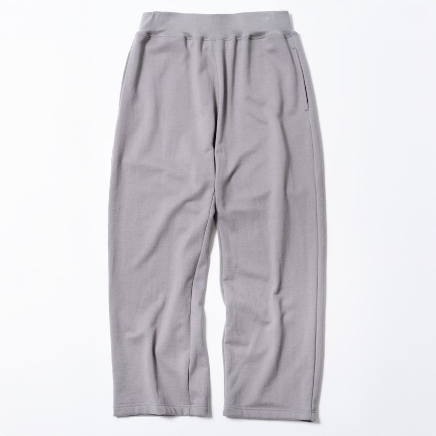 スウェットパンツ 2万900円／サウスウィック ゲートレーベル（シップス インフォメーションセンター　0120-444-099）