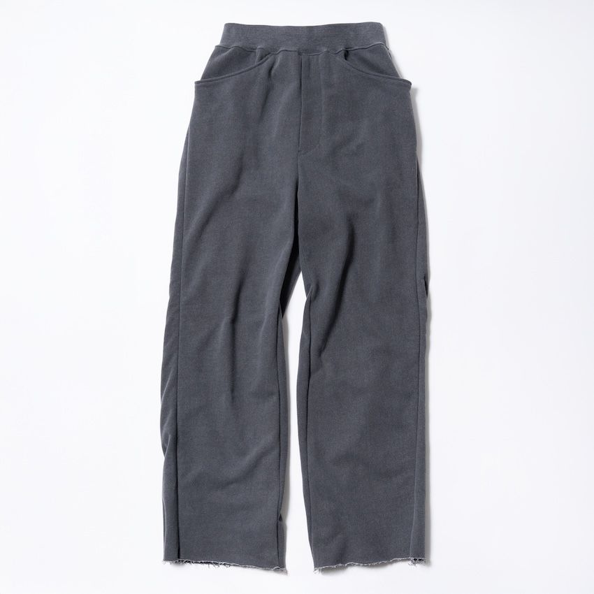 スウェットパンツ 3万5200円／サバイ（イボルブ　03-6823-5074）