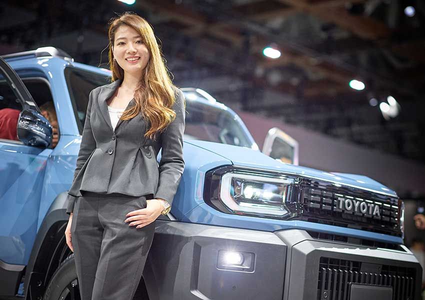 黒木美珠さん●YouTuberとしても活躍する自動車ライター。幼少の頃から車が好きで、現在の愛車はスバル「フォレスターSTIスポーツ」。2021年には、愛車ヴェゼルで90日間車中泊をしながら日本一周を達成。現在は、世界で活躍する自動車ジャーナリストを目指し、YouTubeやライターとして活動中。