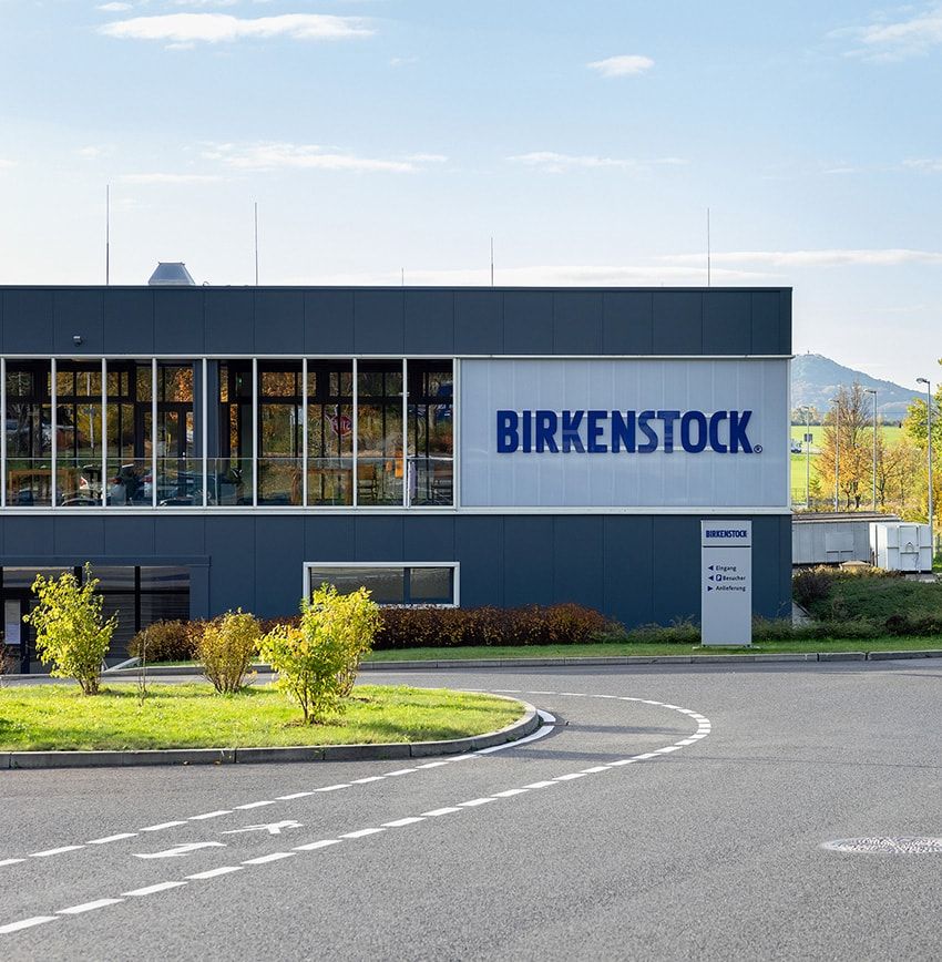 本国ドイツには6つの工場があるが、全製品の要であるフットベッドはゲルリッツの工場で一元管理。ミュンヘンにあるオフィスには、貴重なアーカイブも管理されている。