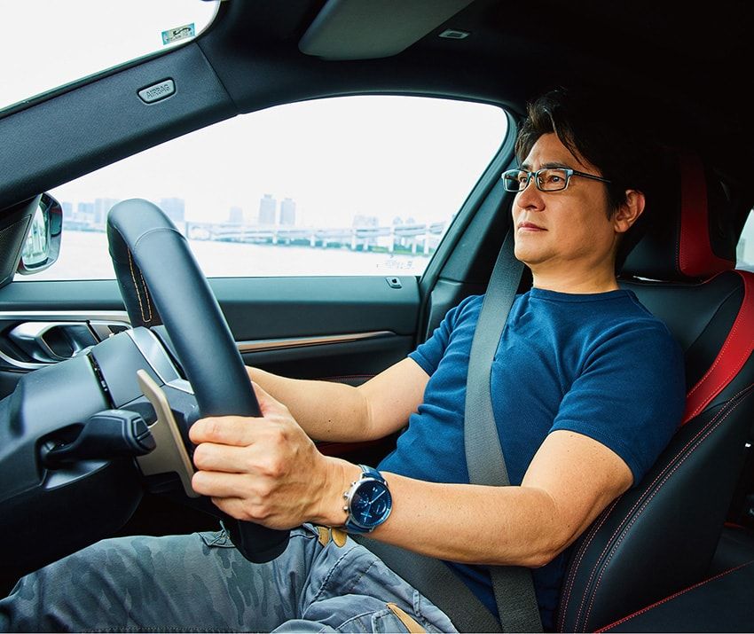 「あぁ、アルピナだな、ってハンドルを握った瞬間にわかる独特の味。ロールしないのに突き上げない、しなやかに流れる。必要な音だけが響く――これが上質。BMWのMモデルとはまったく違う世界観です」。