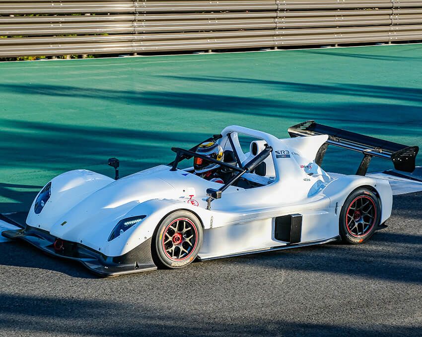 超スペックの英国発レーシーングカー「ラディカル」に乗ってみた！日本再上陸で今後に期待 - 4枚目の画像