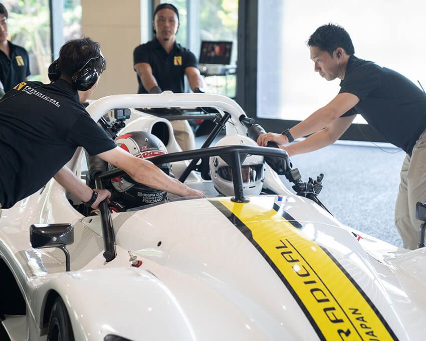 超スペックの英国発レーシーングカー「ラディカル」に乗ってみた！日本再上陸で今後に期待 - 7枚目の画像