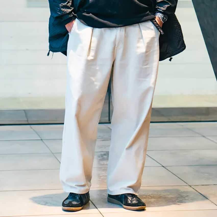 調子いいぞ！「白いユニクロ＝ユニシロ」愛用者の選びと着こなしを一斉パトロール - 1枚目の画像