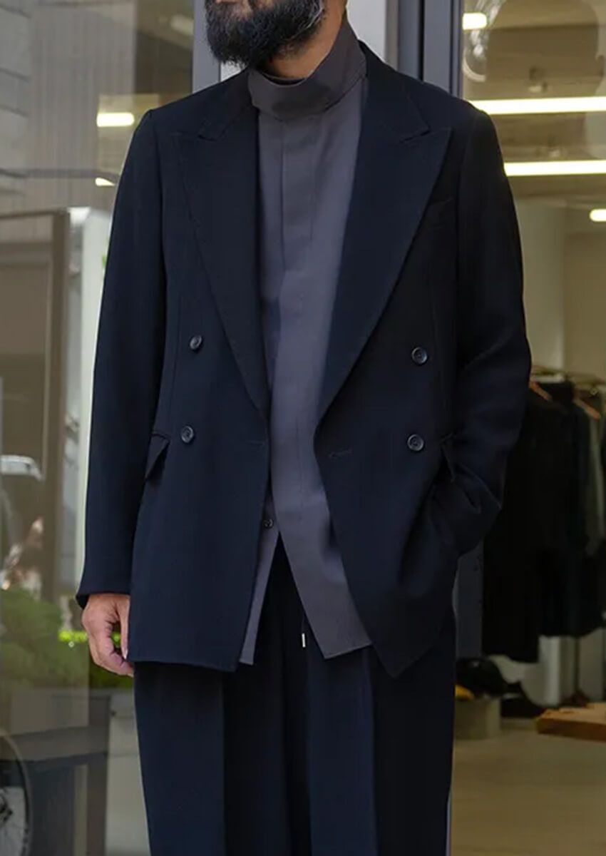 「カジュアルにテーラードジャケット」を合わせる5例のヒント。何を選ぶ？ どう合わせる？ - 1枚目の画像