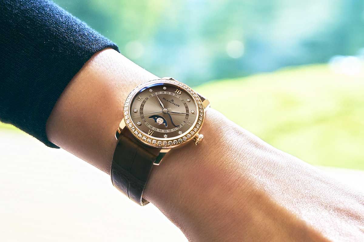 「ヴィルレ デイト ムーンフェイズ」K18レッドゴールドケース、33.2㎜径、自動巻き。405万9000円／ブランパン ブティック 銀座　03-6254-7233