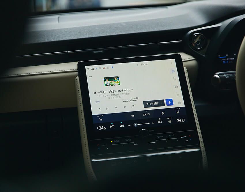 「愛知出身なので、一度はトヨタに」パンサー向井のレクサス LBXを拝見！納車直後の悪夢からの成長記録 - 1枚目の画像