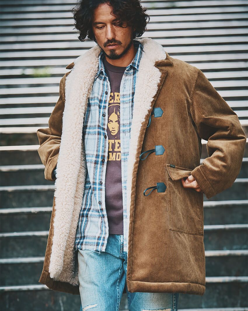 コート11万円、シャツ5万600円、カットソー1万5400円、デニム6万9300円／すべてヒステリックグラマー　03-3478-8471