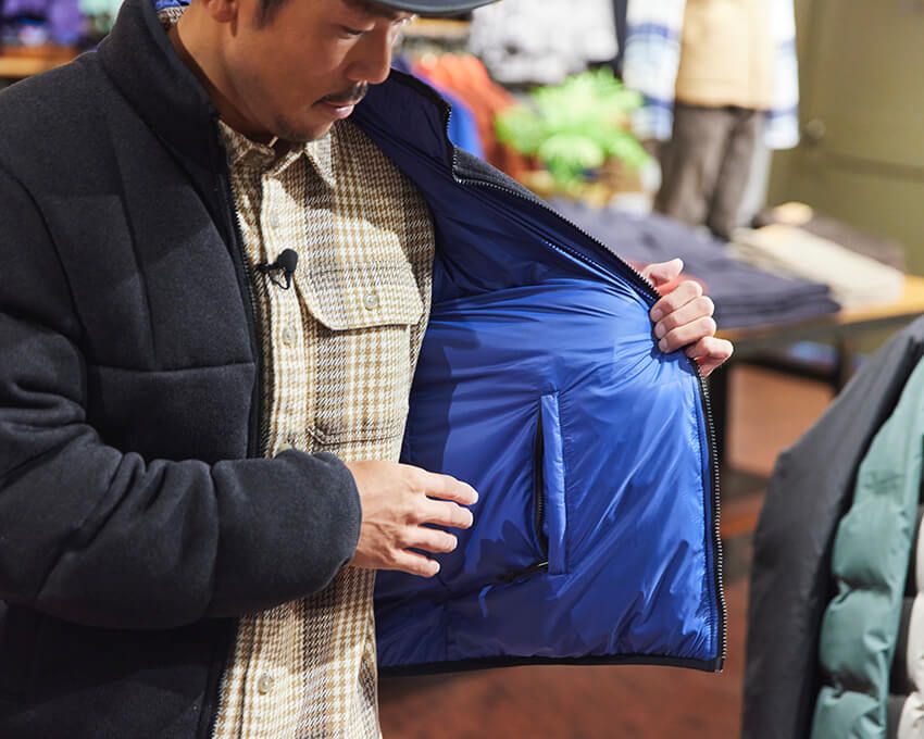 ポケットはナイロン面に2つ。